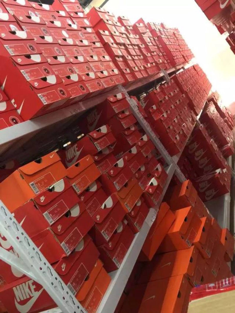 深度剖析：如何在市场中寻找优质男鞋批发商